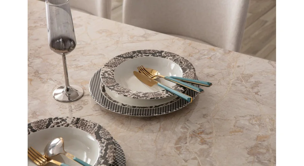 ZARA · Yemek Odası Takımı